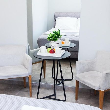 A Spacious Brand New Studio Ideal For 2 A Appartement Athene Buitenkant foto